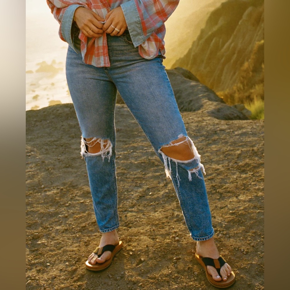AE Strigid Mom Jean Regular Super High Rise Size 10 30w